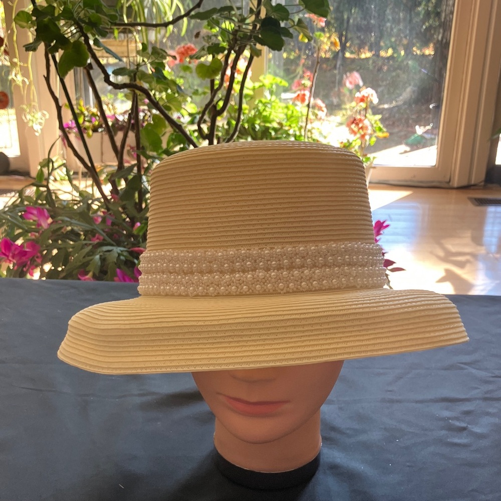 Elegant Cream Hat with Pearl Detailing